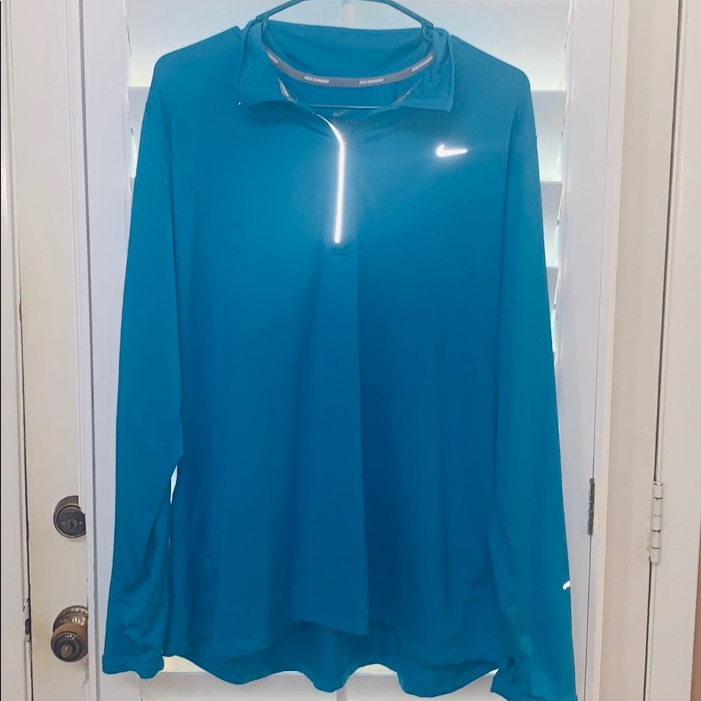 Nike running dry fit long sleeve shirt
